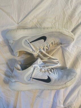 Nike Free White and Black Mesh Trainers- womens 9.5 mens 8